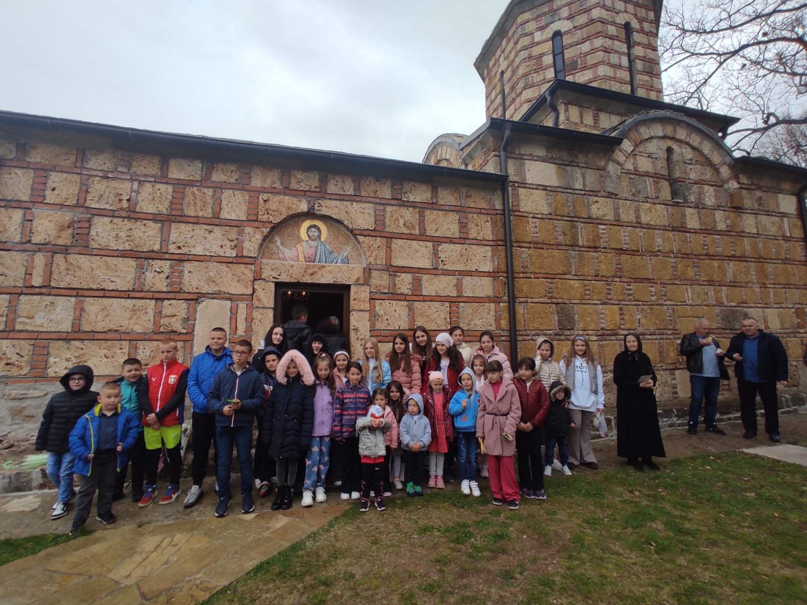 (ГАЛЕРИЈА) Прослава Васкрса у Манастиру Св. Димитрија